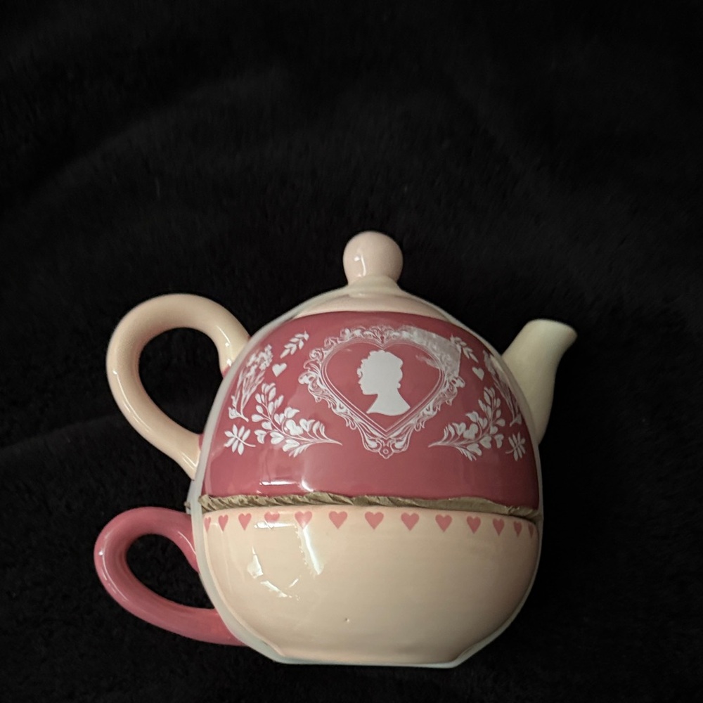 Brand new bridgerton tea cup and pot